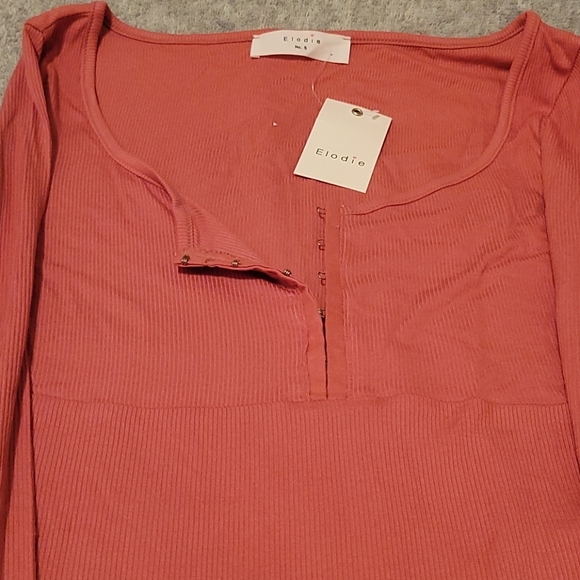 Top - Picture 2 of 2